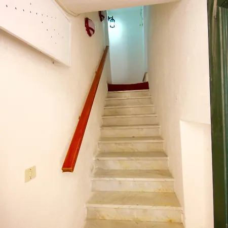 Amsicora 8 בית הארחה 3*