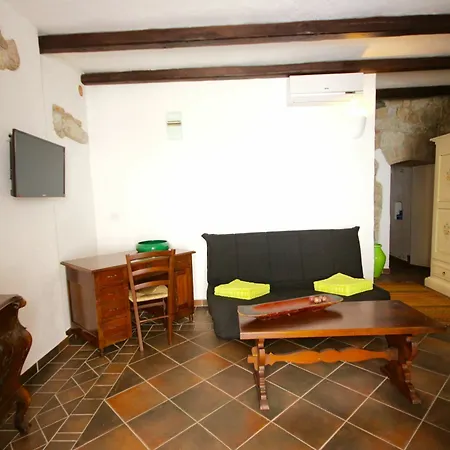 בית הארחה Amsicora 8 אולביה