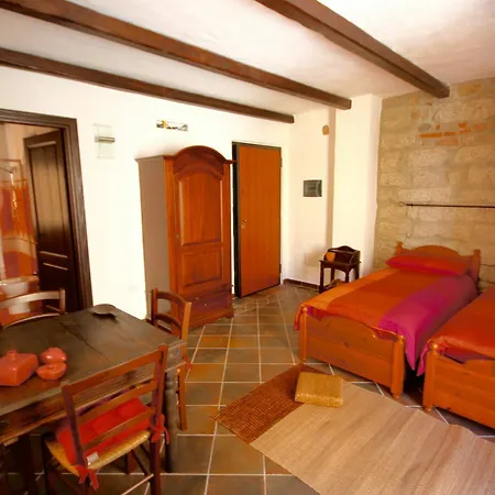 Amsicora 8 Pensión Olbia