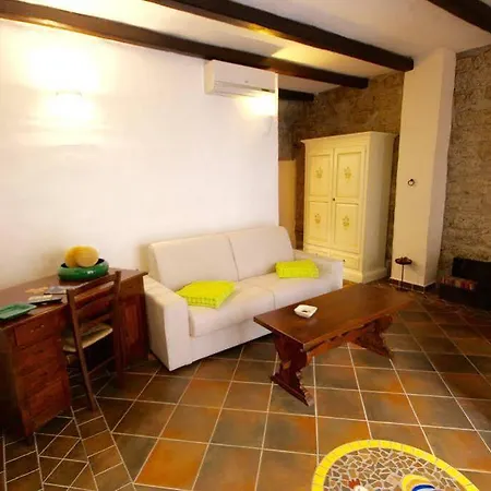 Pensión Amsicora 8 3*